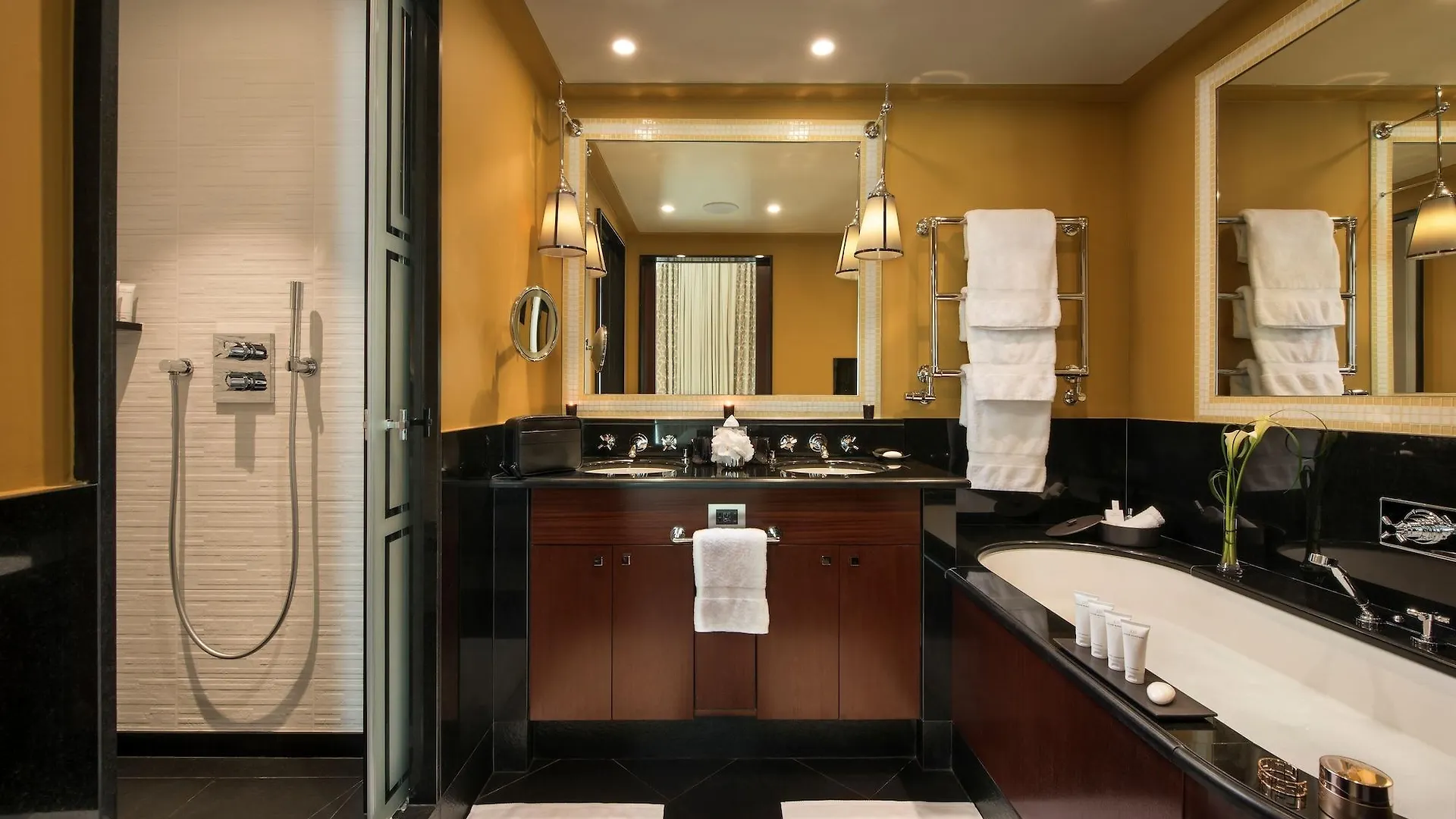 Hotel Barriere Fouquet'S Париж