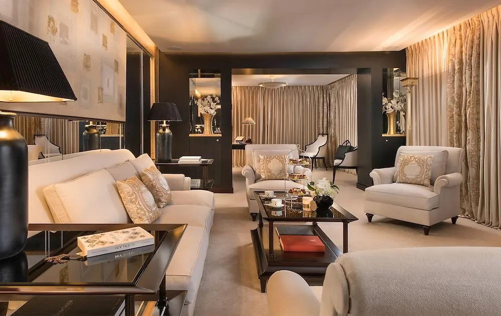 Hotel Barriere Fouquet'S Paris