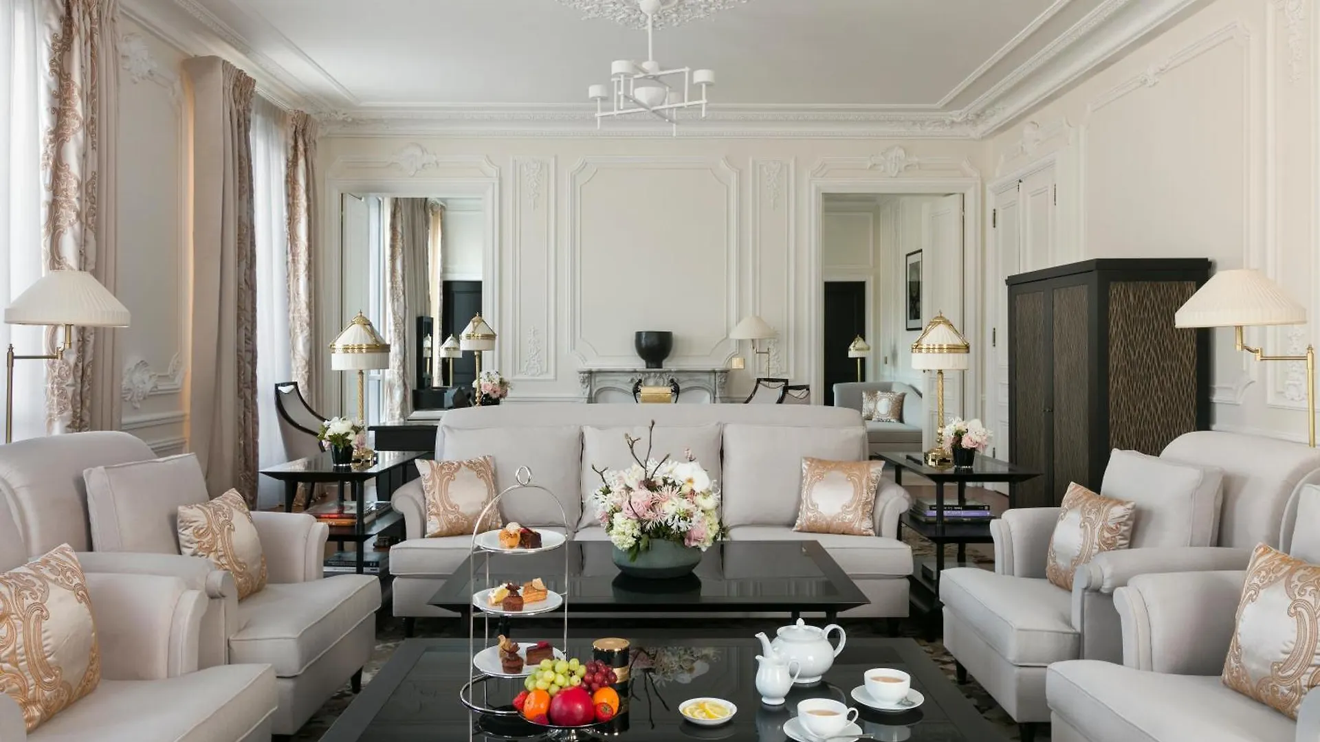 *****  Hotel Barriere Fouquet'S Paris France