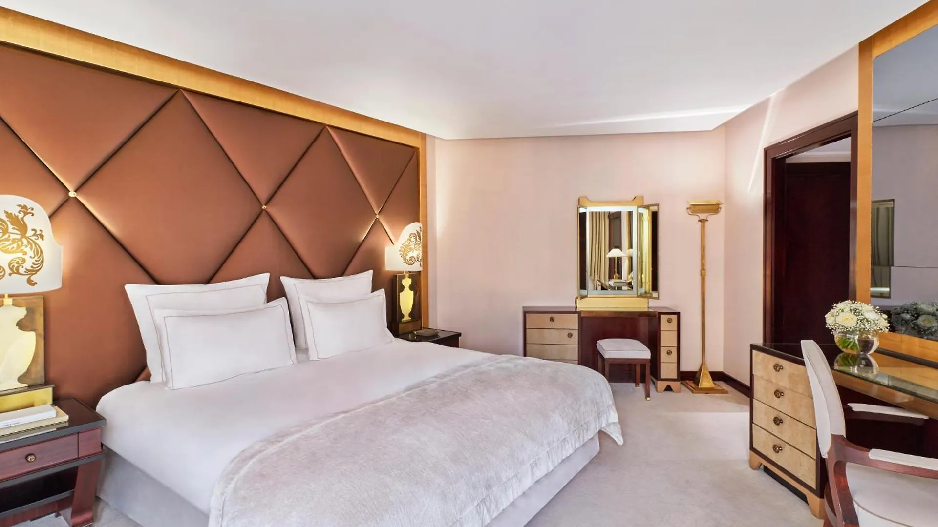 *****  Hotel Barriere Fouquet'S Paris France
