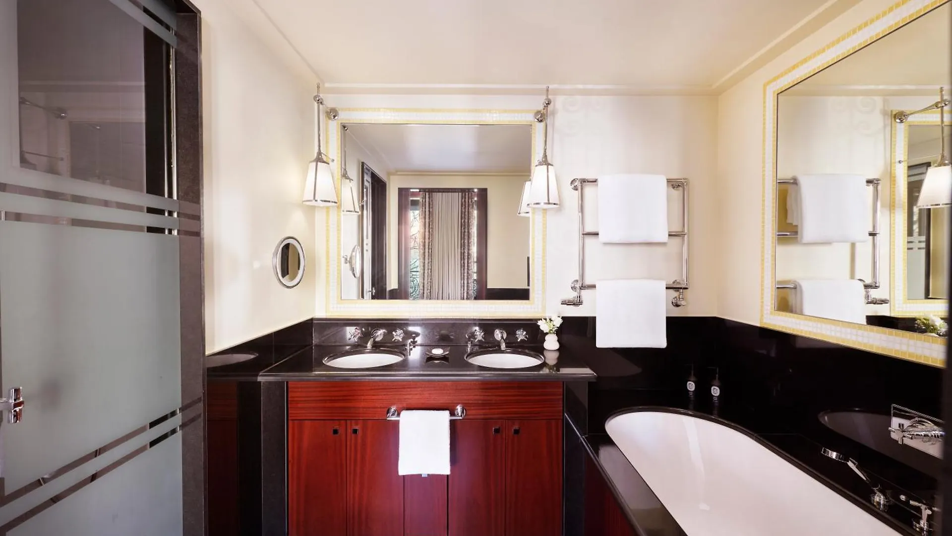 Hotel Barriere Fouquet'S Paris