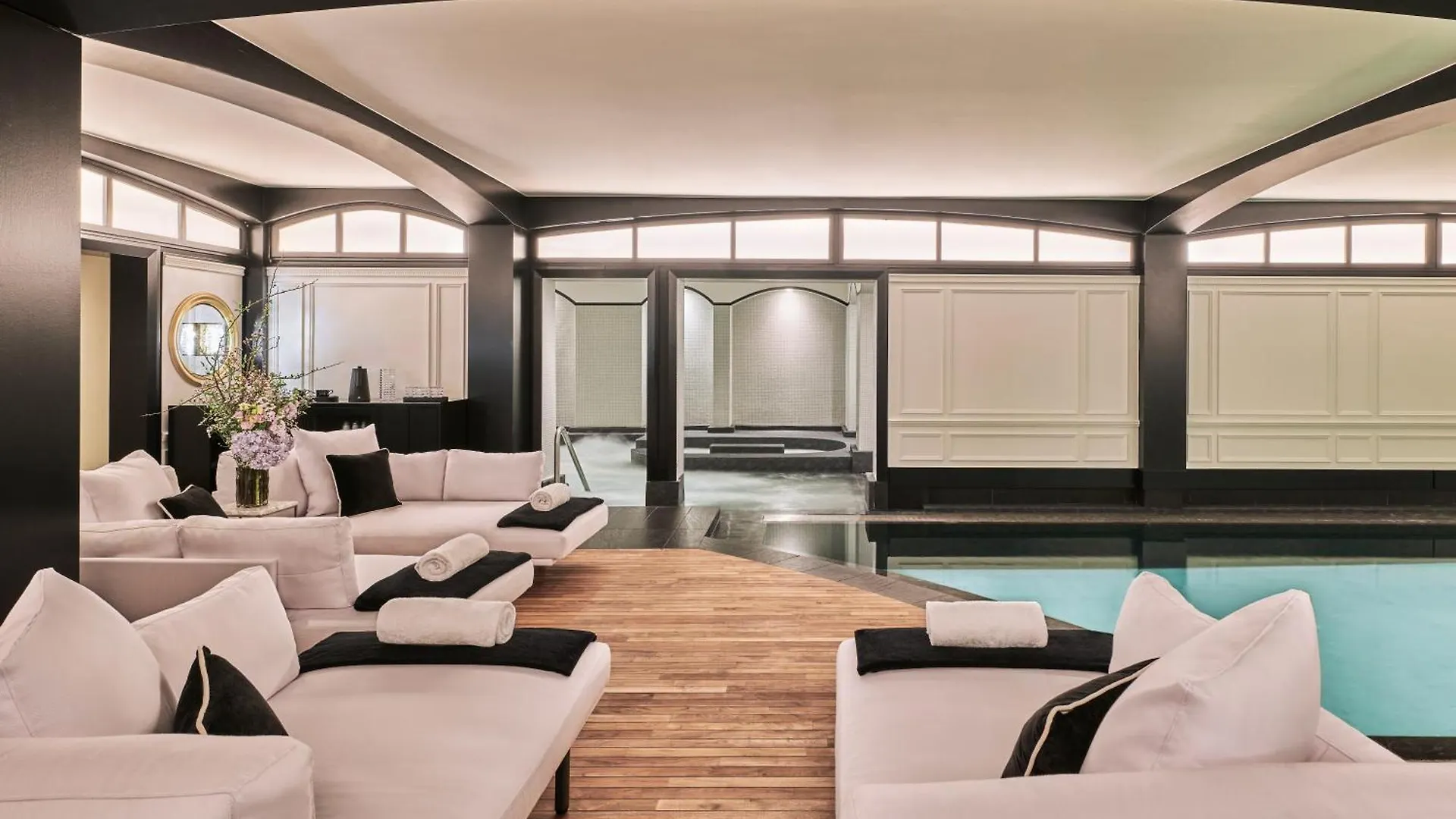 Hotel Barriere Fouquet'S Paris France